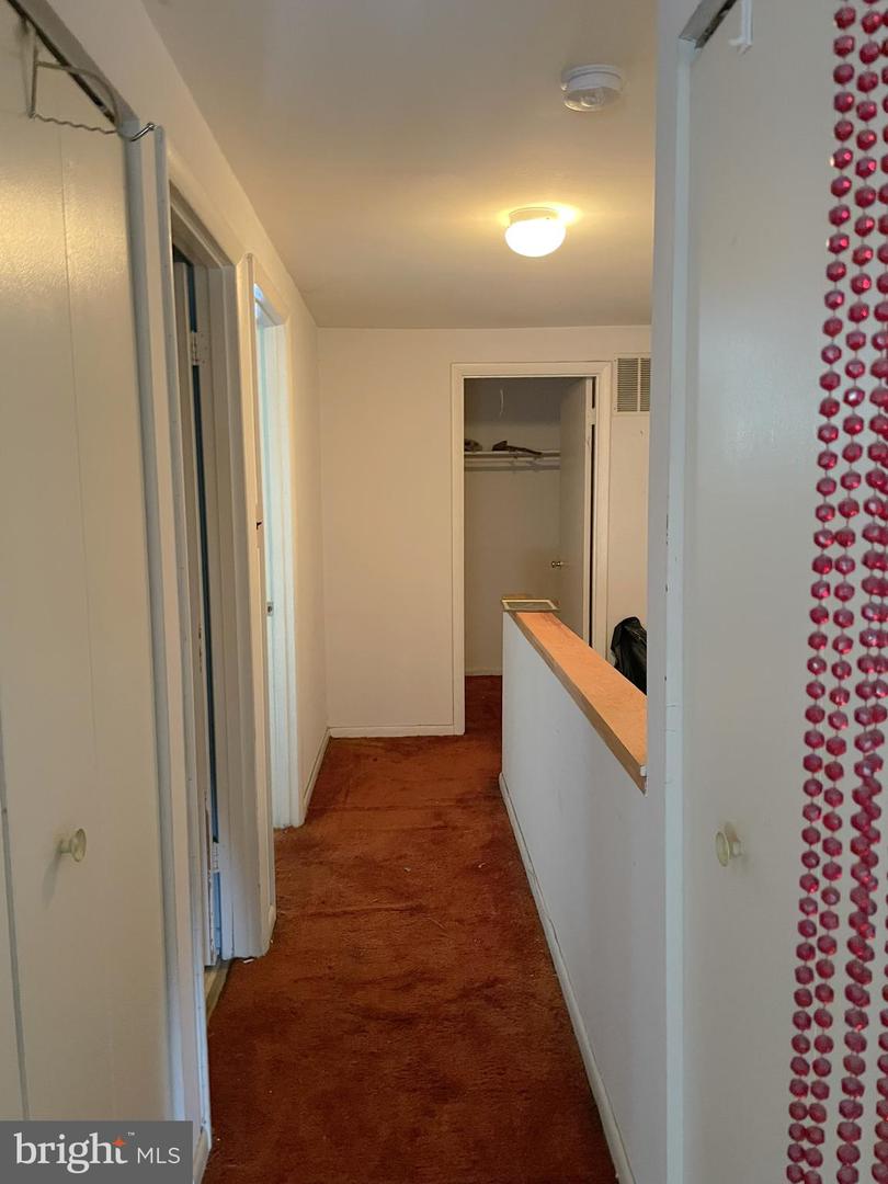 1009 Somerset St Property Photo 19
