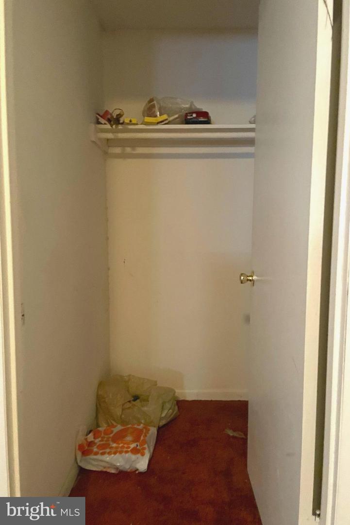 1009 Somerset St Property Photo 20