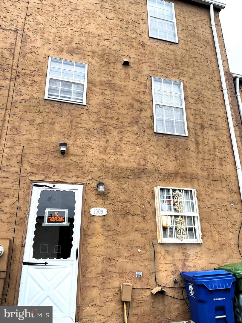 1009 Somerset St Property Photo 22