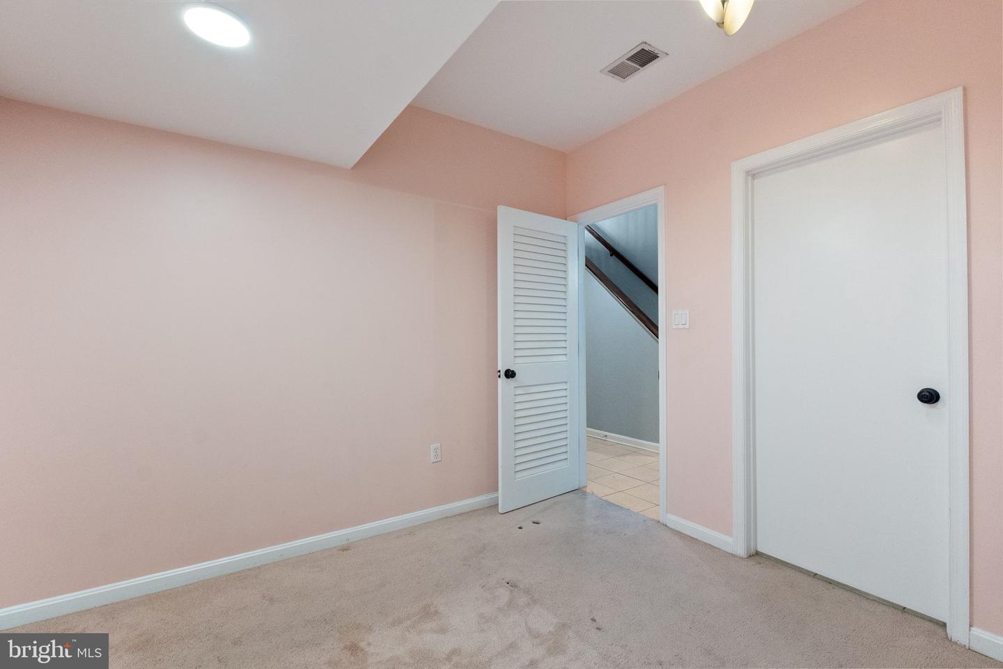 1025 Covington St Property Photo 32
