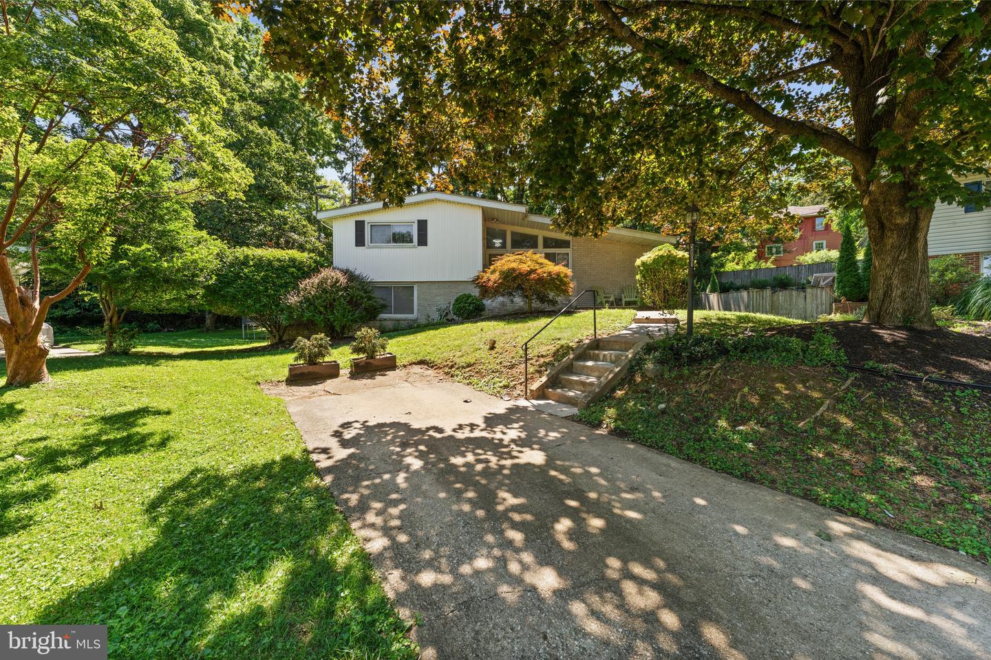5801 Stuart Ave Property Photo 4