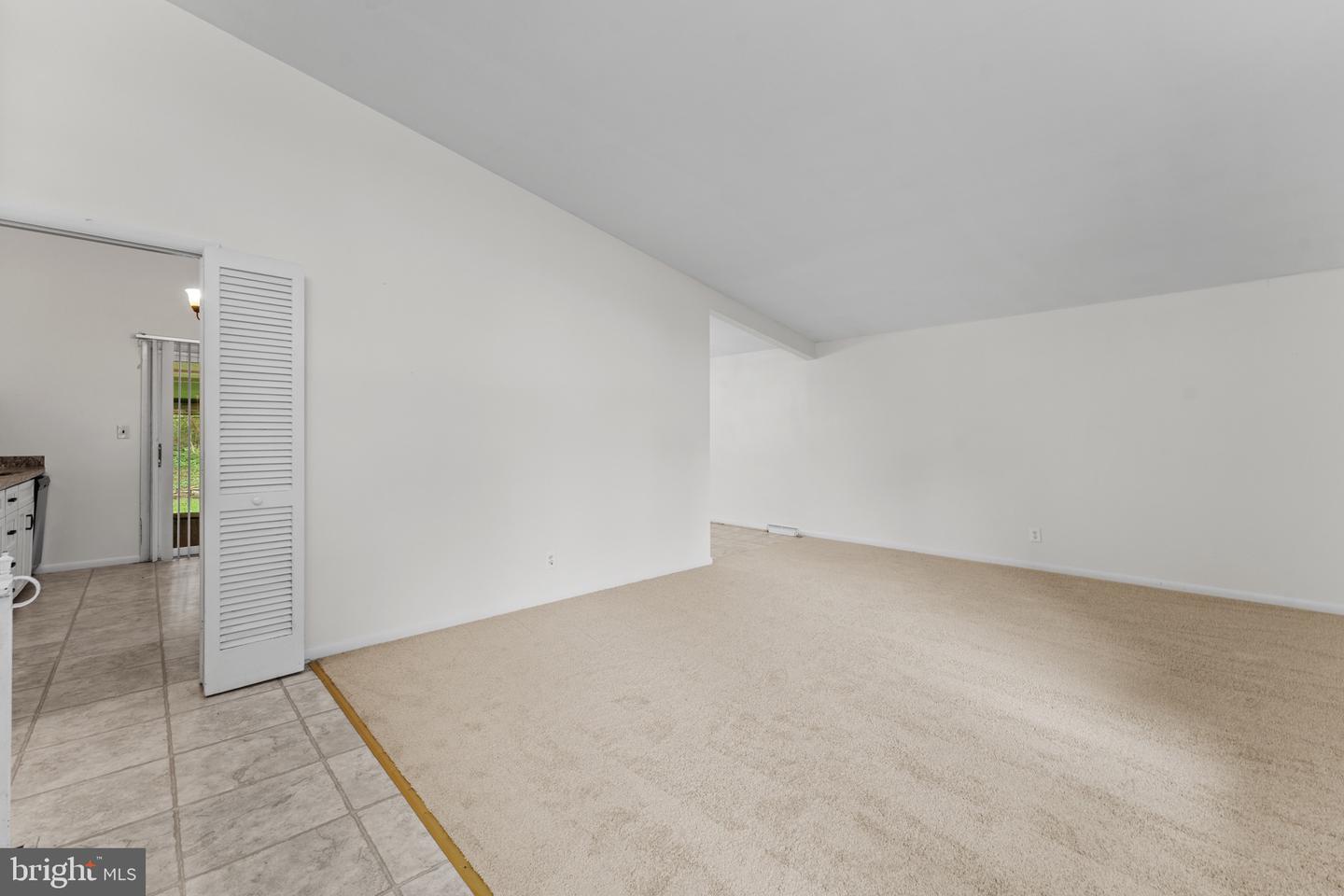 5801 Stuart Ave Property Photo 8