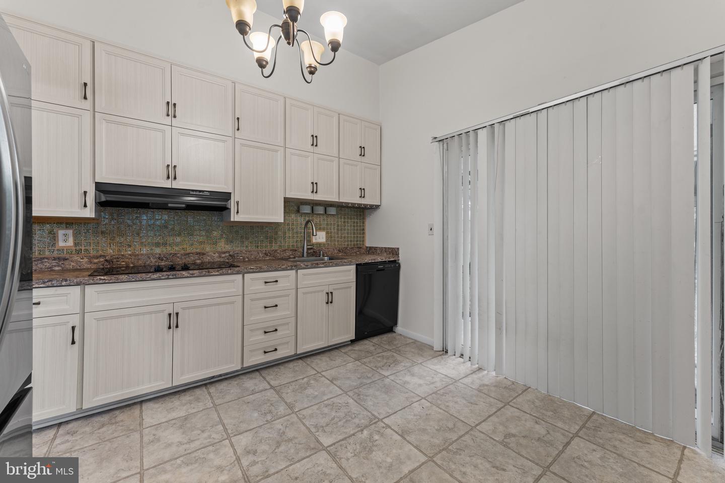 5801 Stuart Ave Property Photo 11