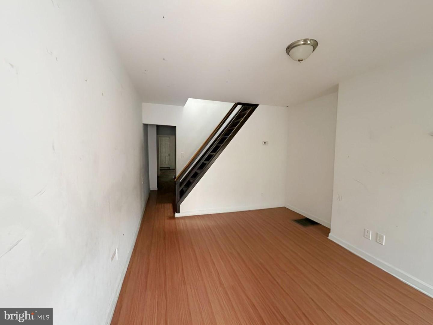 2426 Etting St Property Photo 2