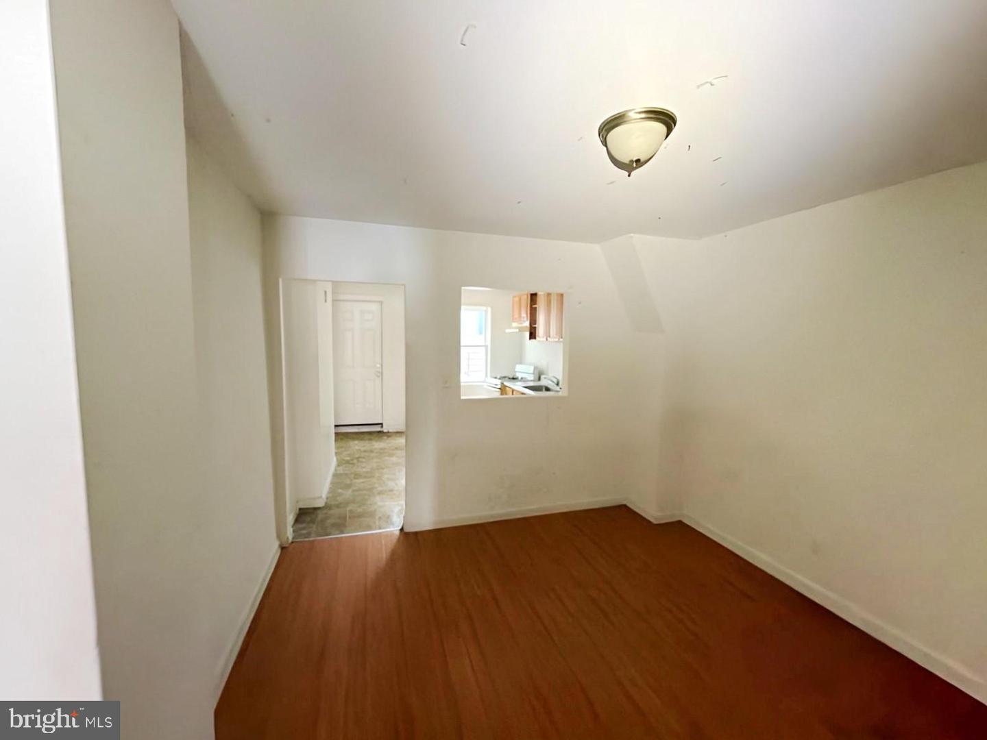 2426 Etting St Property Photo 3