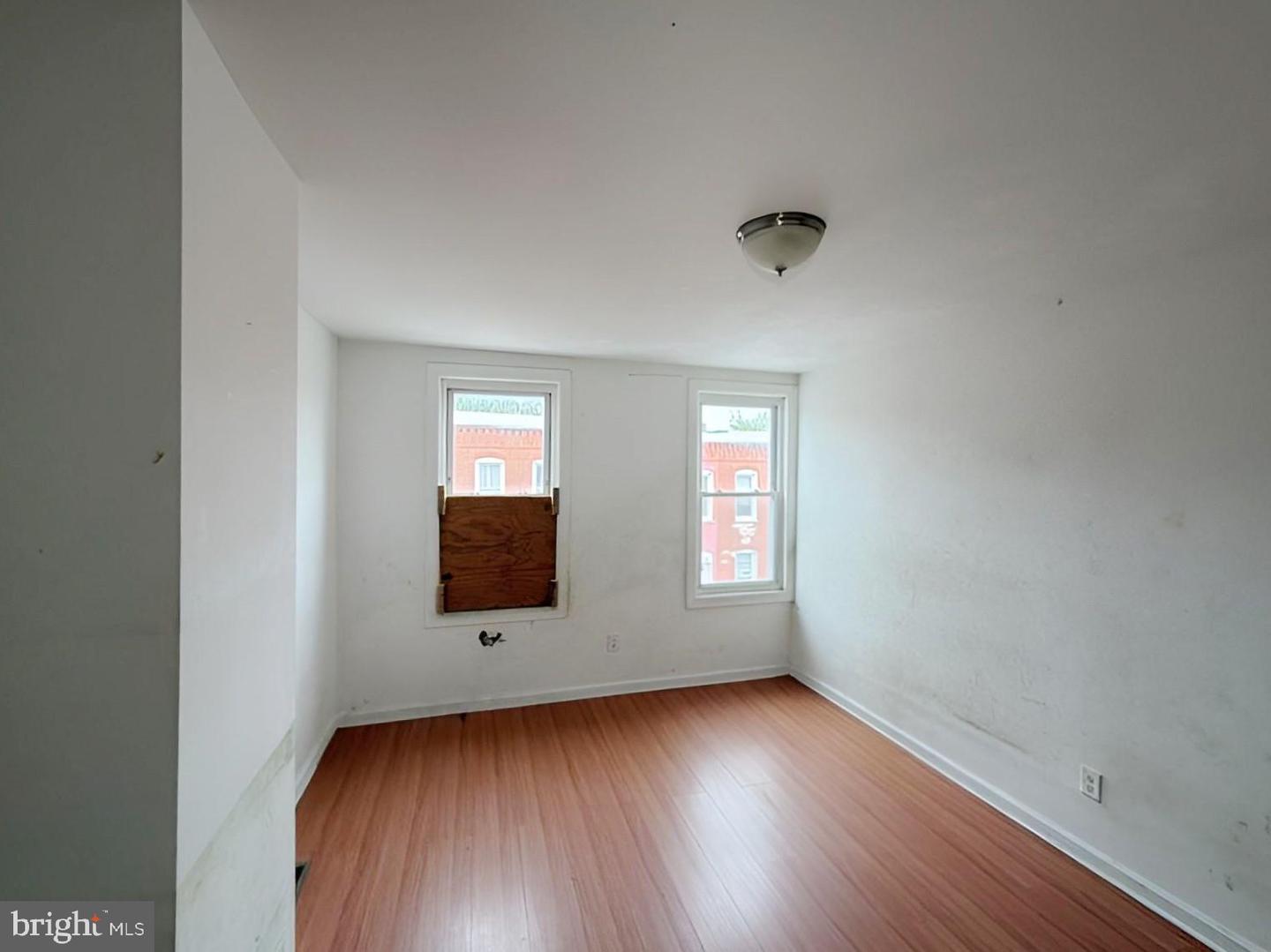 2426 Etting St Property Photo 6
