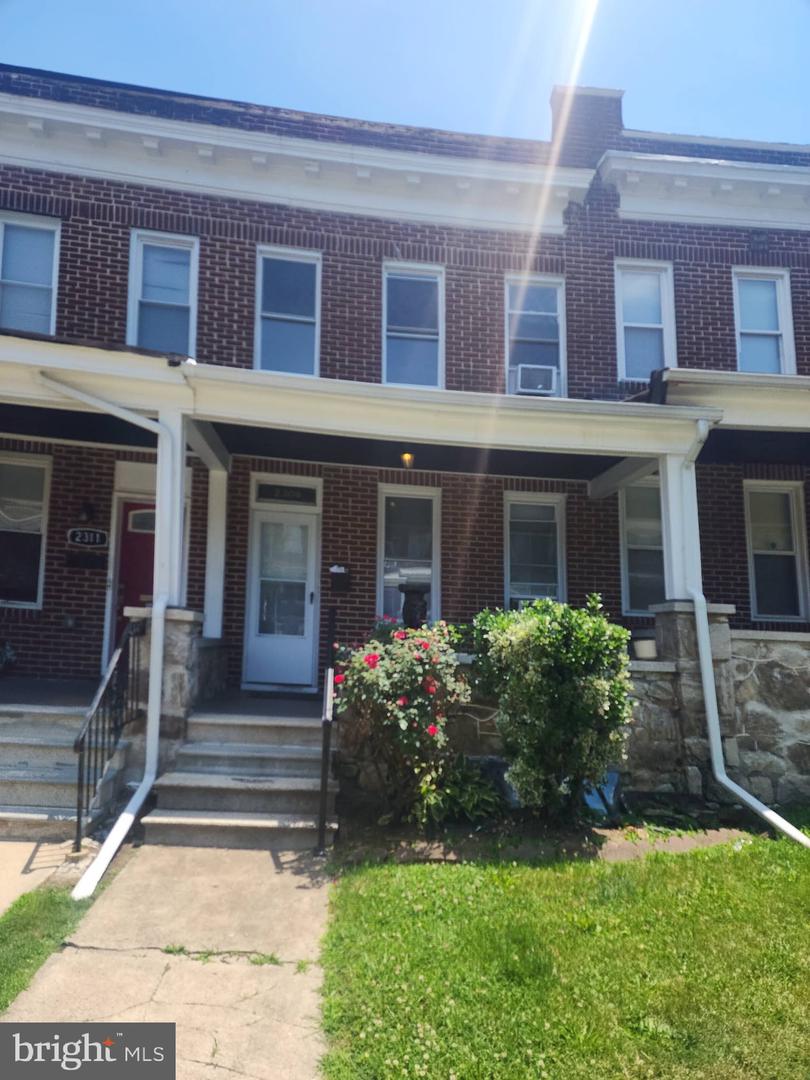 2309 N Rosedale St Property Photo 1