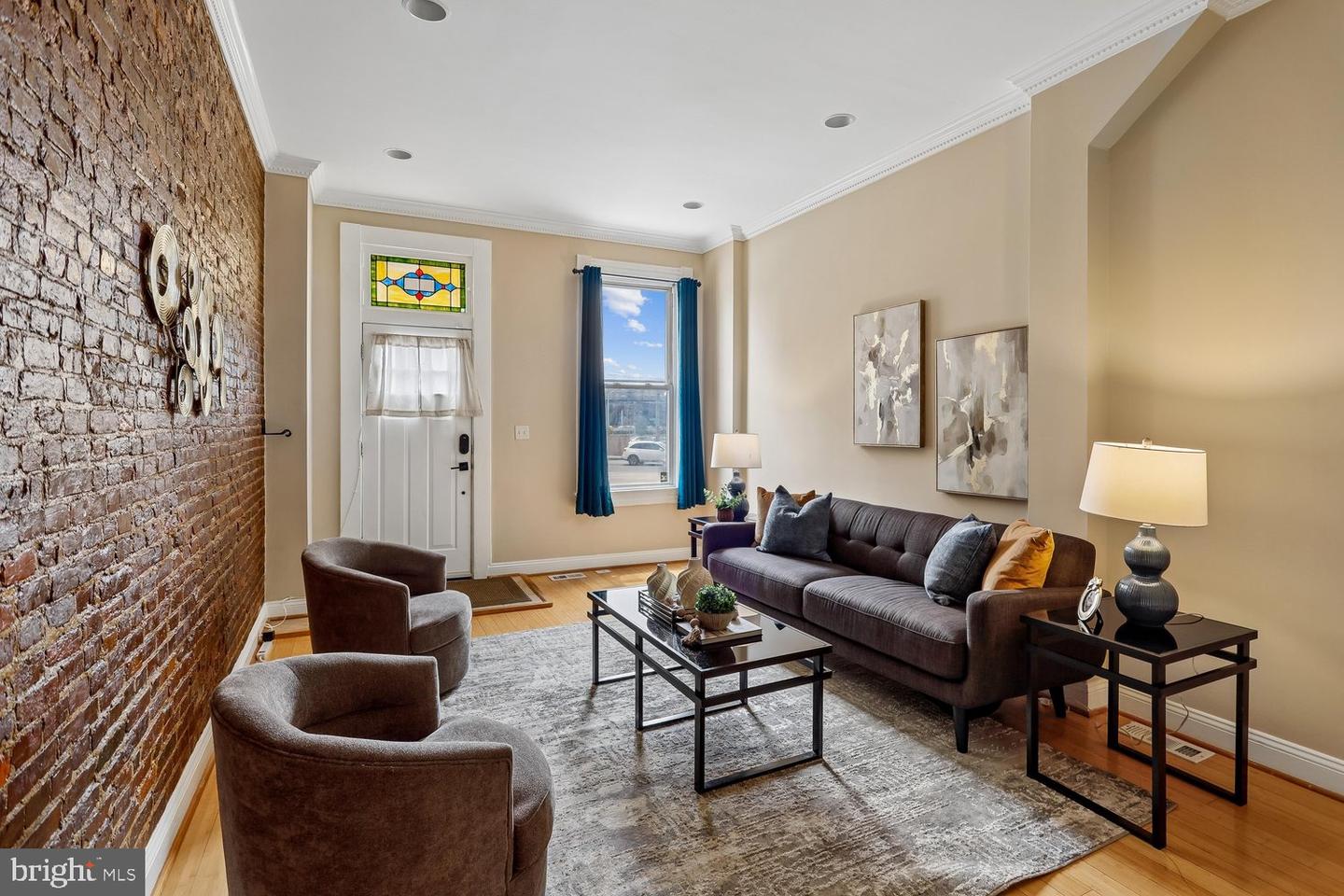 2106 Fleet St Property Photo 4