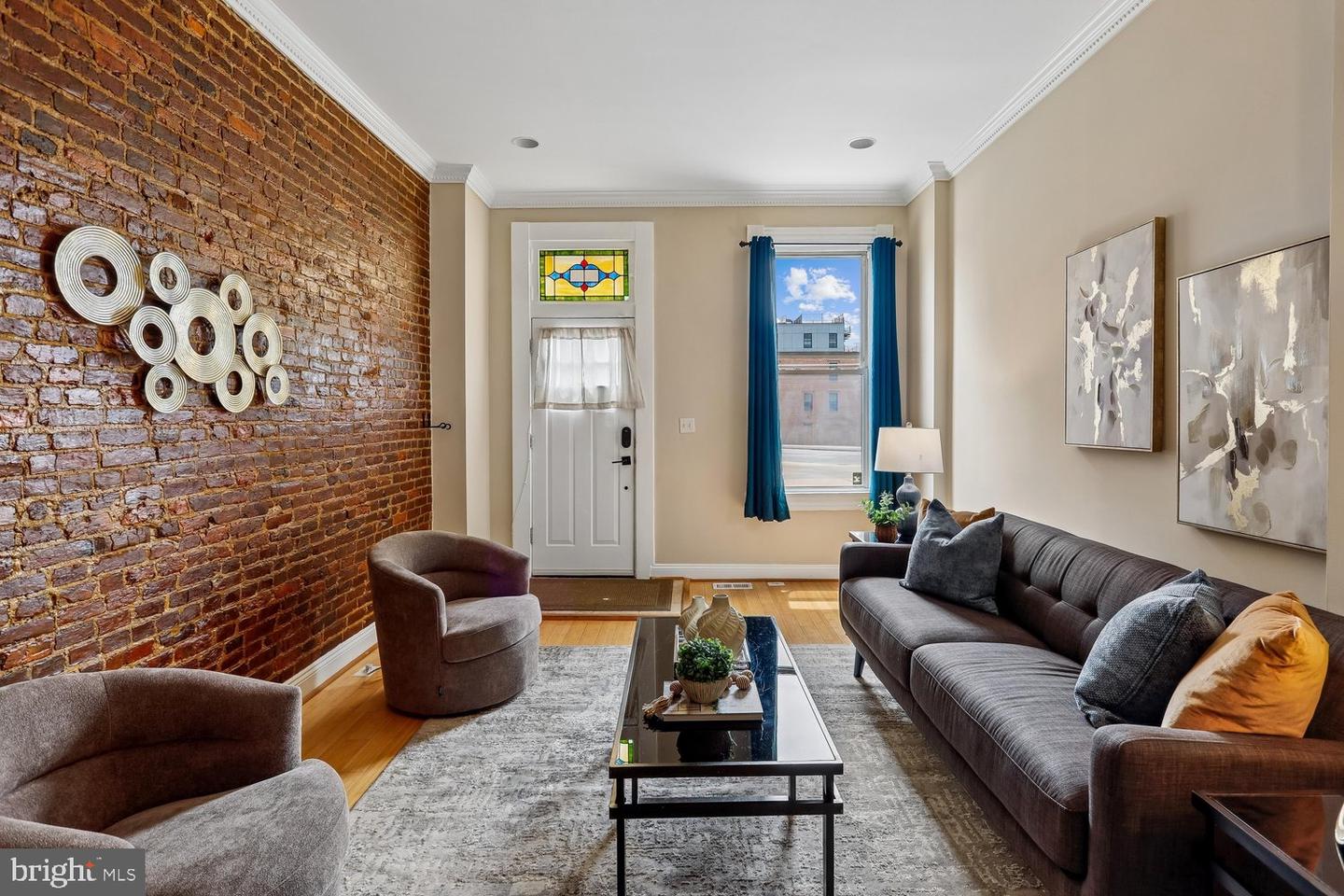 2106 Fleet St Property Photo 5