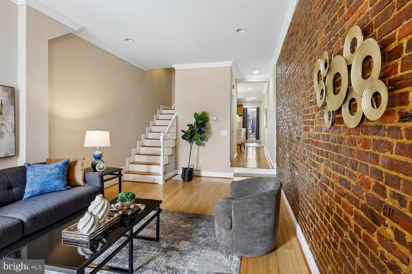 2106 Fleet St Property Photo 6