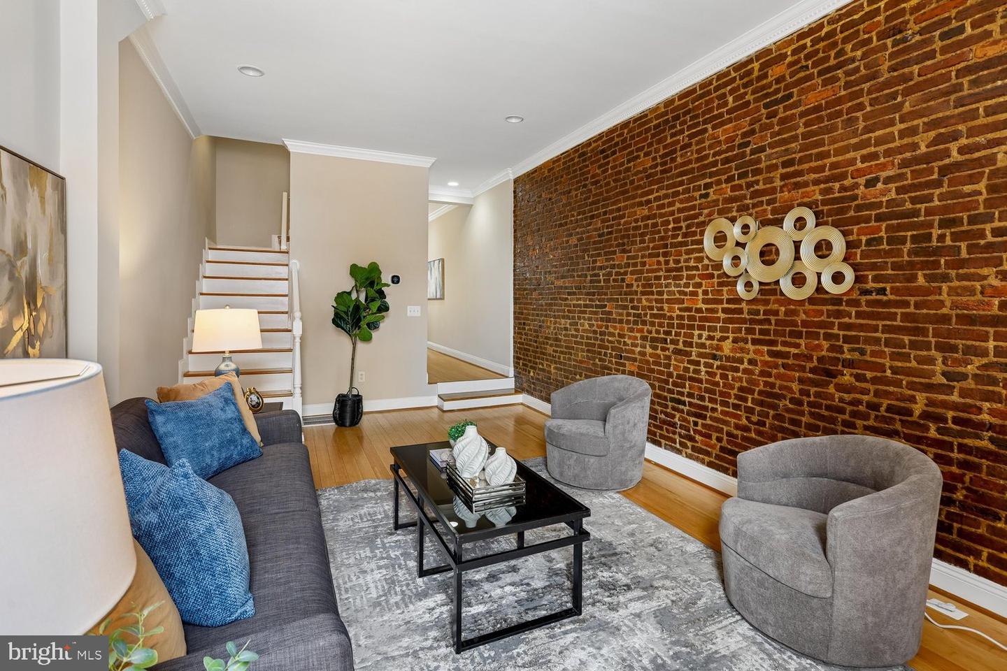2106 Fleet St Property Photo 7