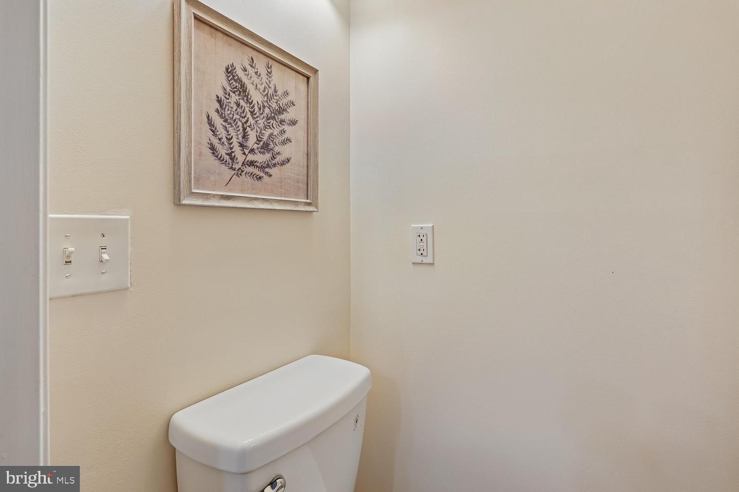 2106 Fleet St Property Photo 10