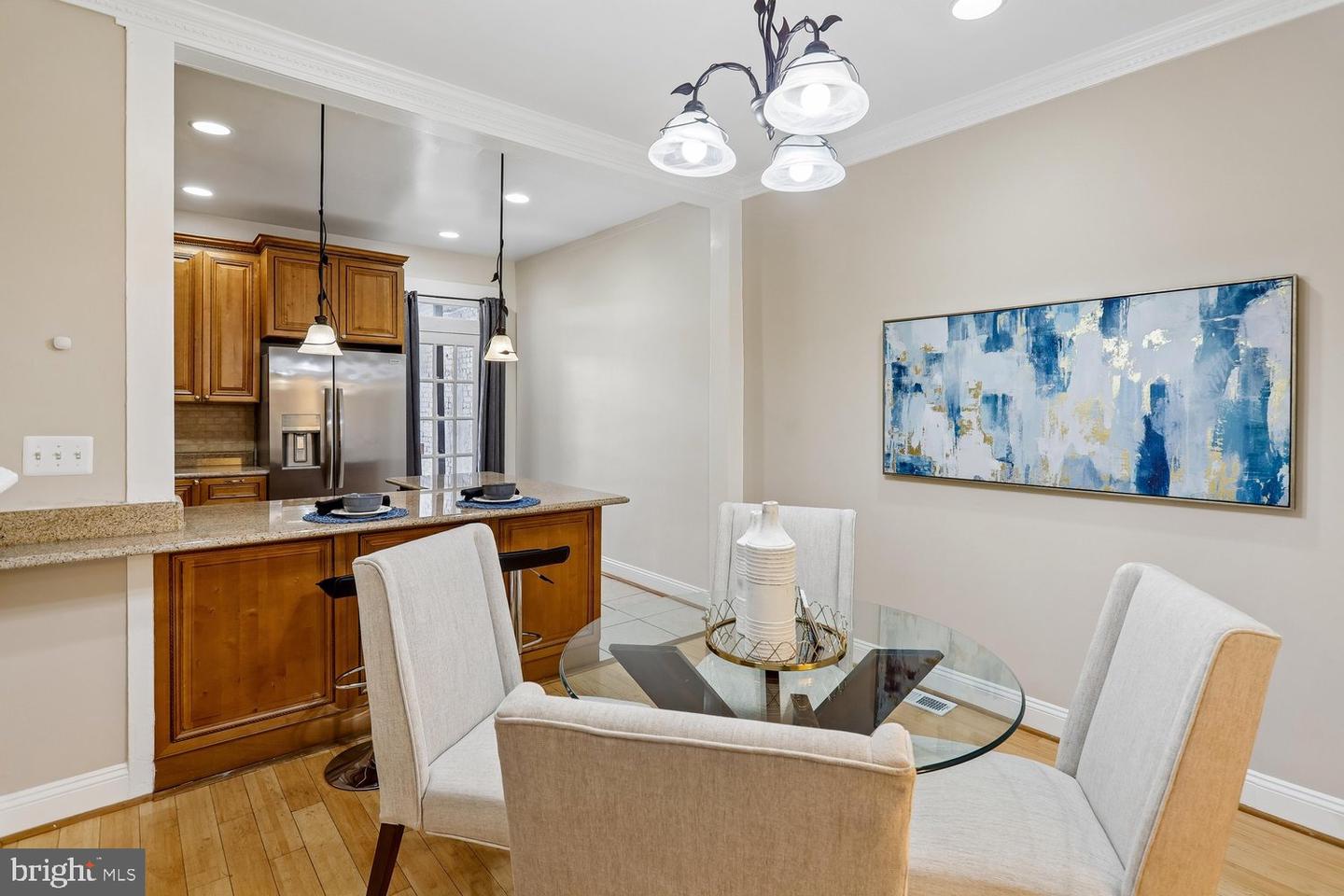 2106 Fleet St Property Photo 12