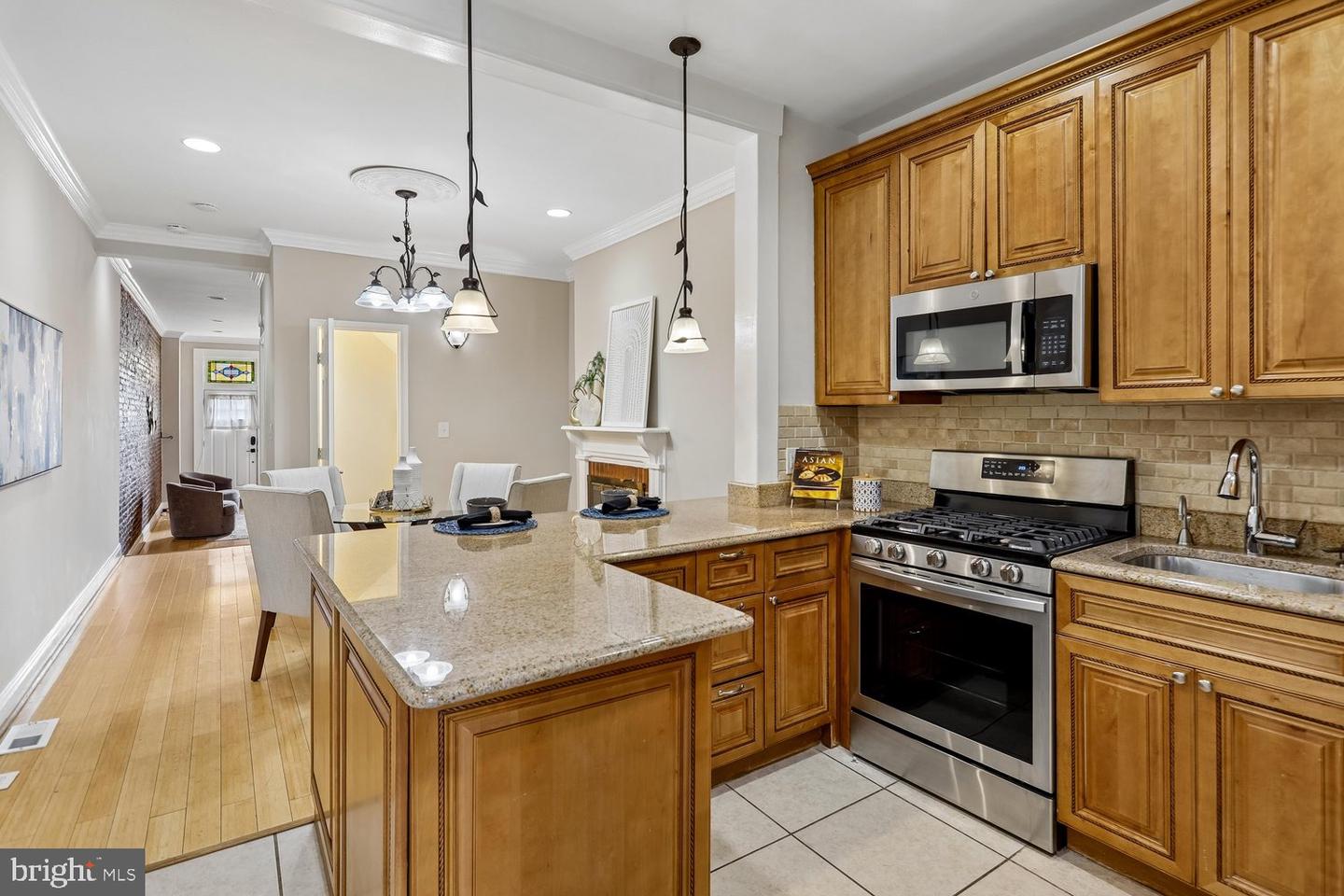 2106 Fleet St Property Photo 13