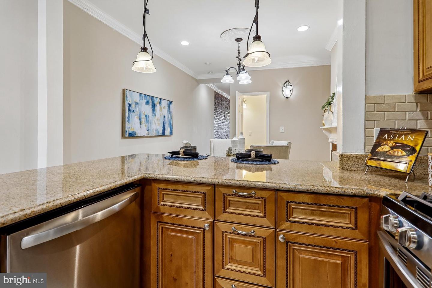 2106 Fleet St Property Photo 14