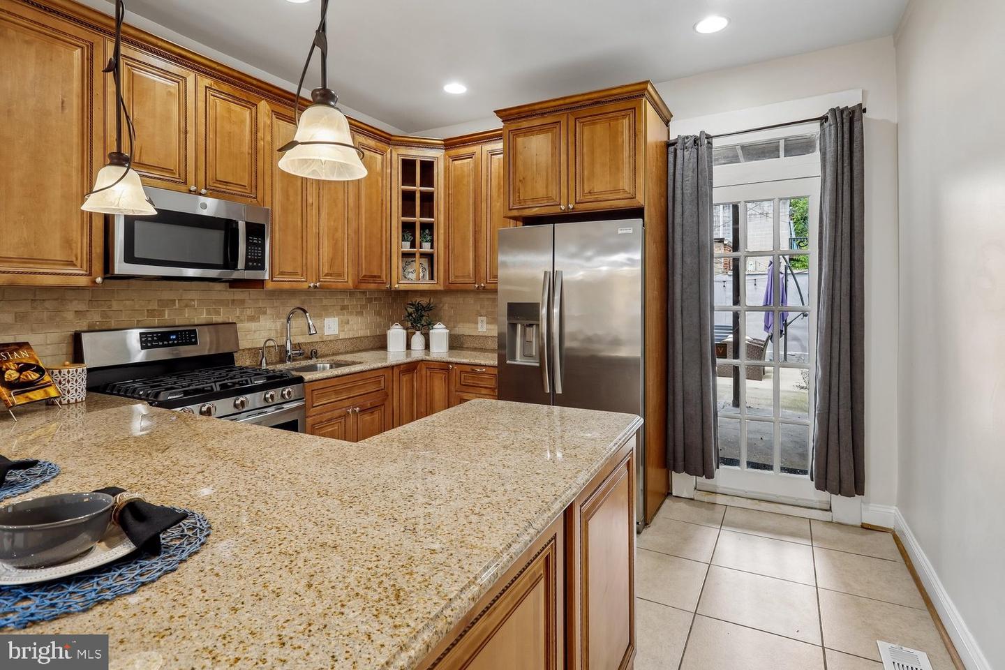 2106 Fleet St Property Photo 16