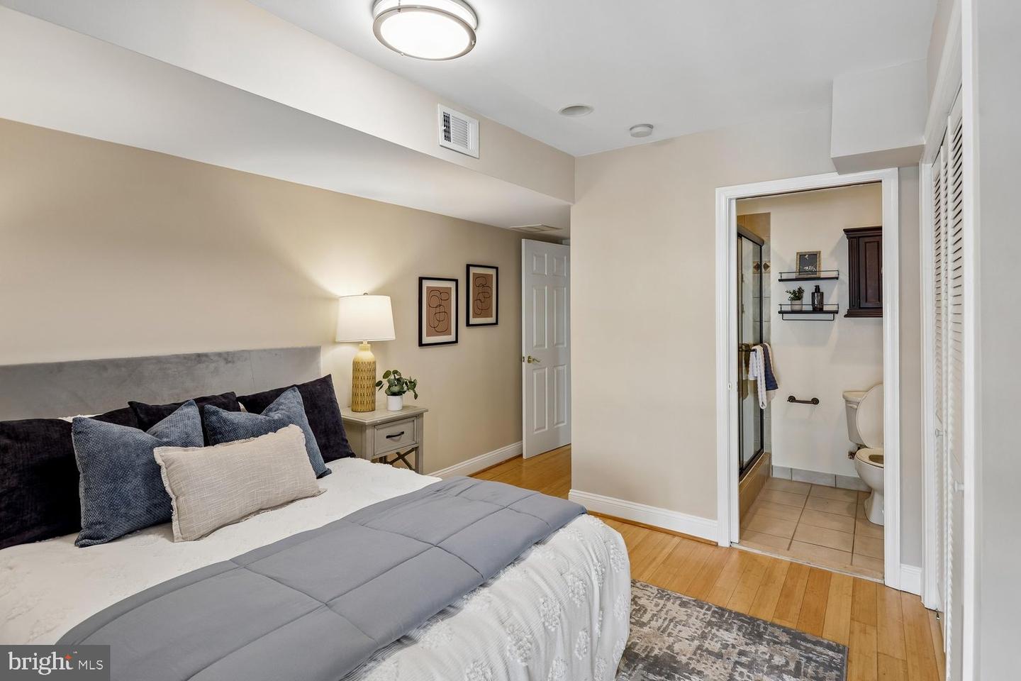 2106 Fleet St Property Photo 20