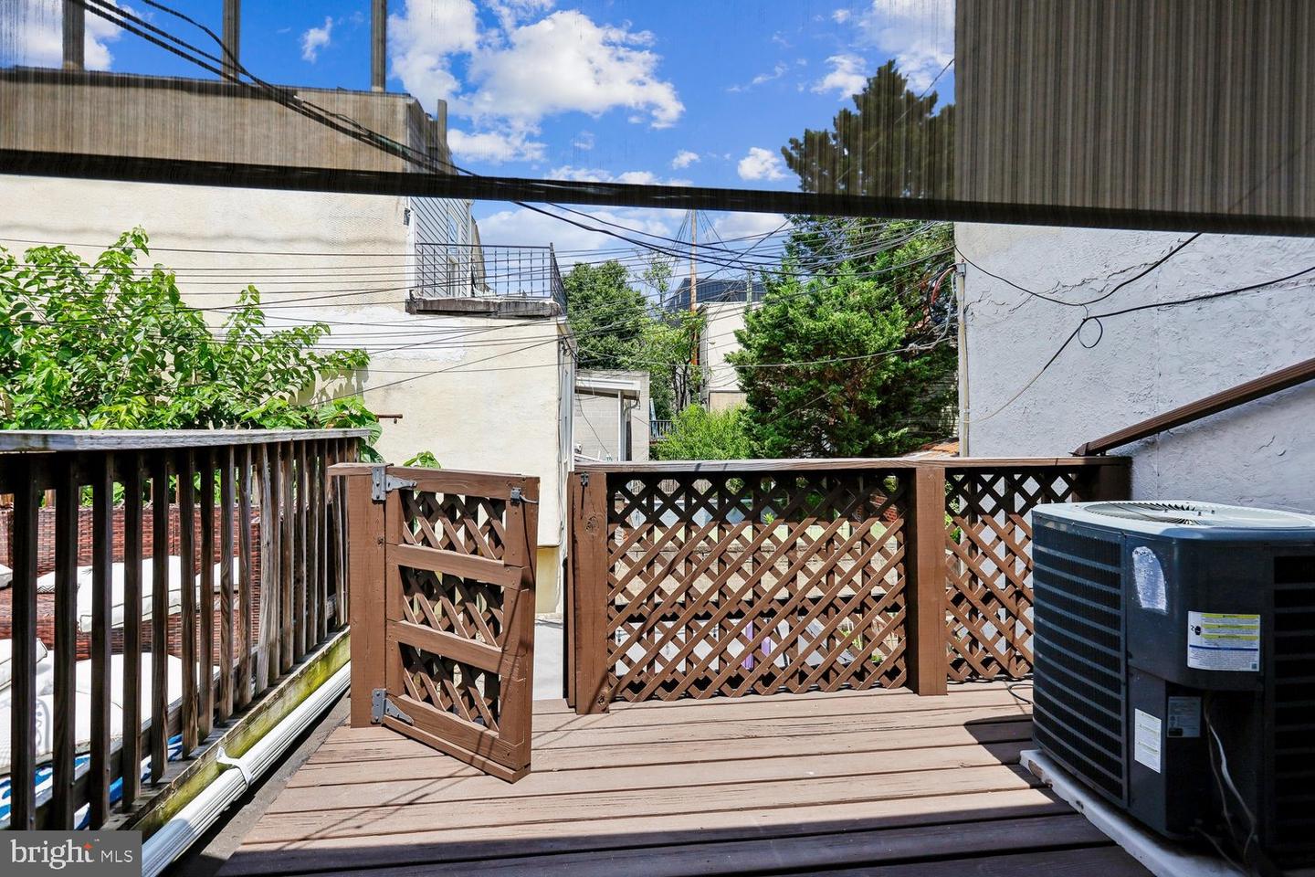 2106 Fleet St Property Photo 26
