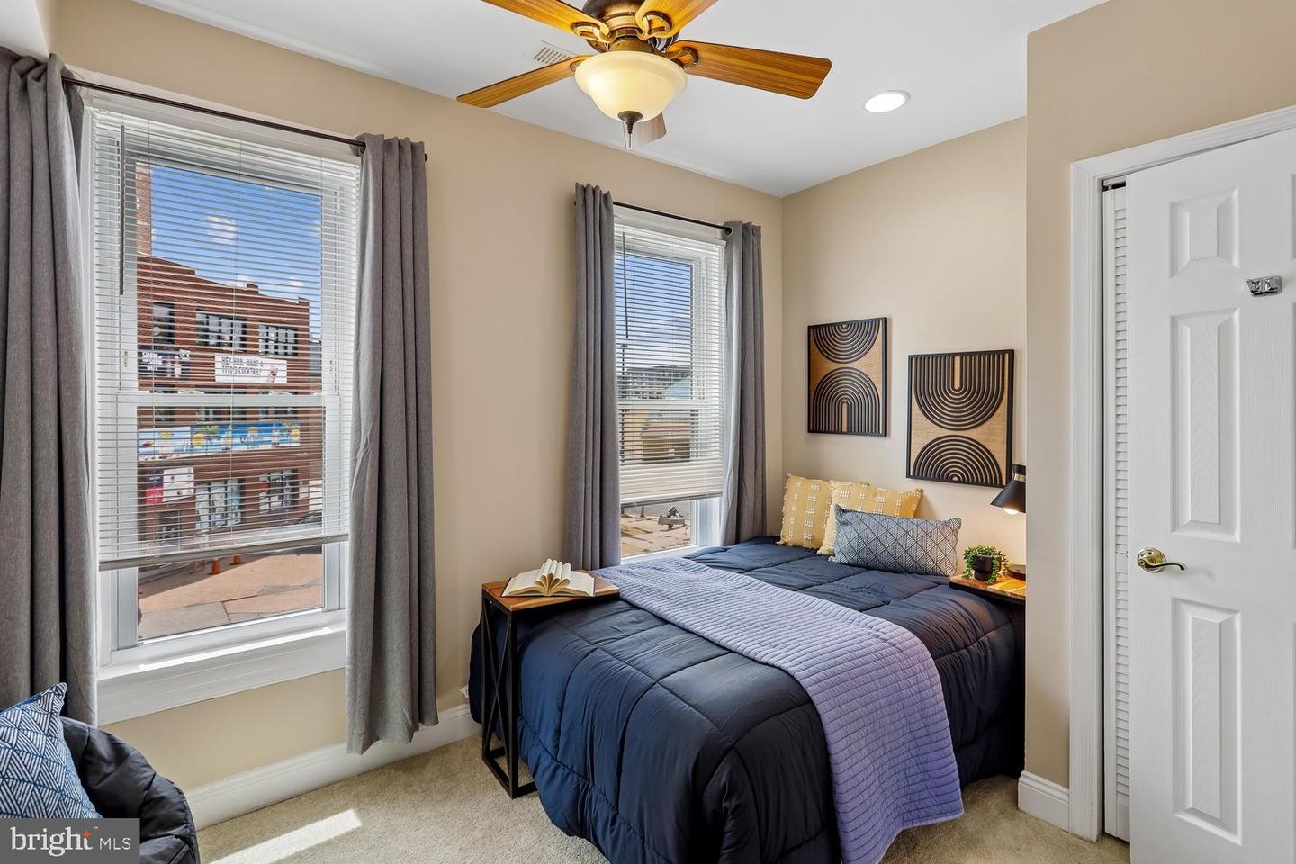 2106 Fleet St Property Photo 33