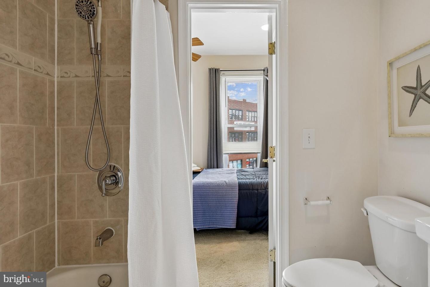 2106 Fleet St Property Photo 35