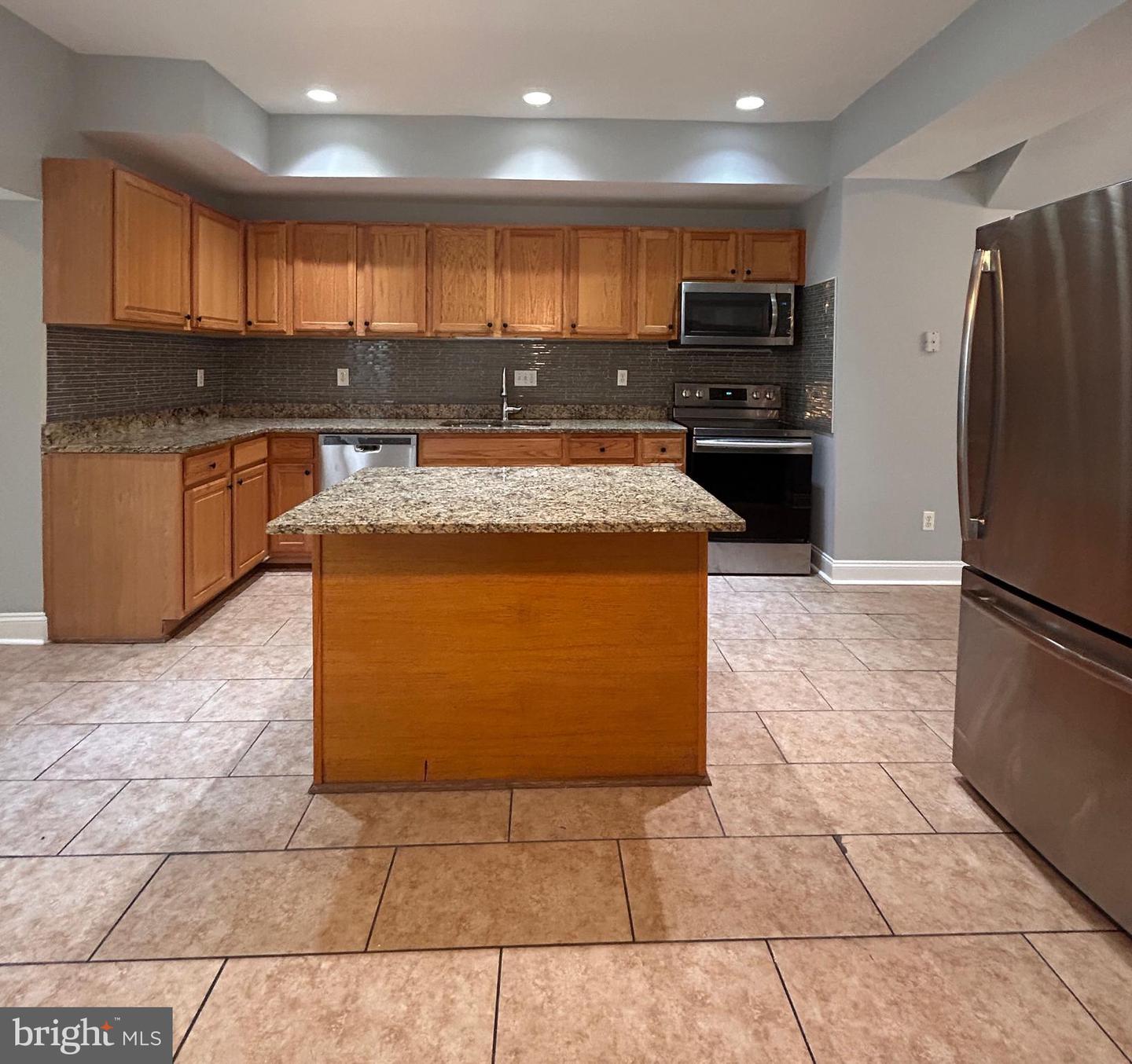 530 ROSE HILL TER Property Photo 1