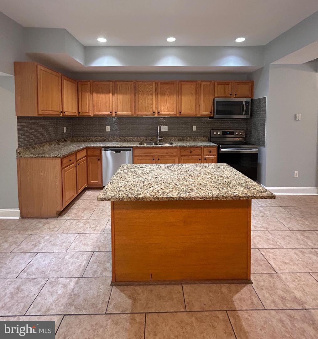 530 Rose Hill Ter Property Photo 9