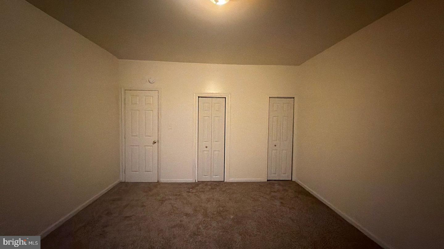 2646 Hoffman St Property Photo 8