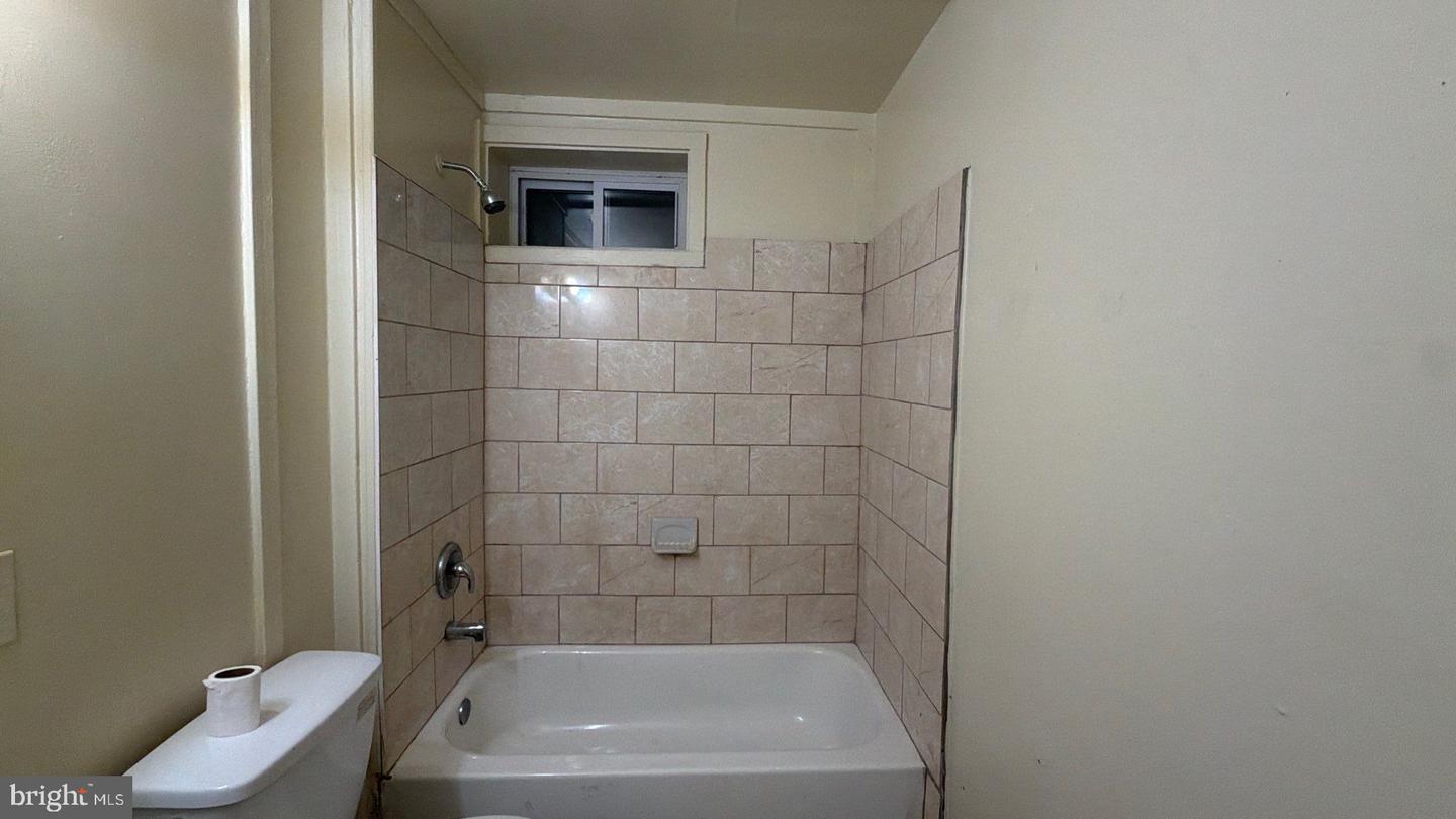 2646 Hoffman St Property Photo 11