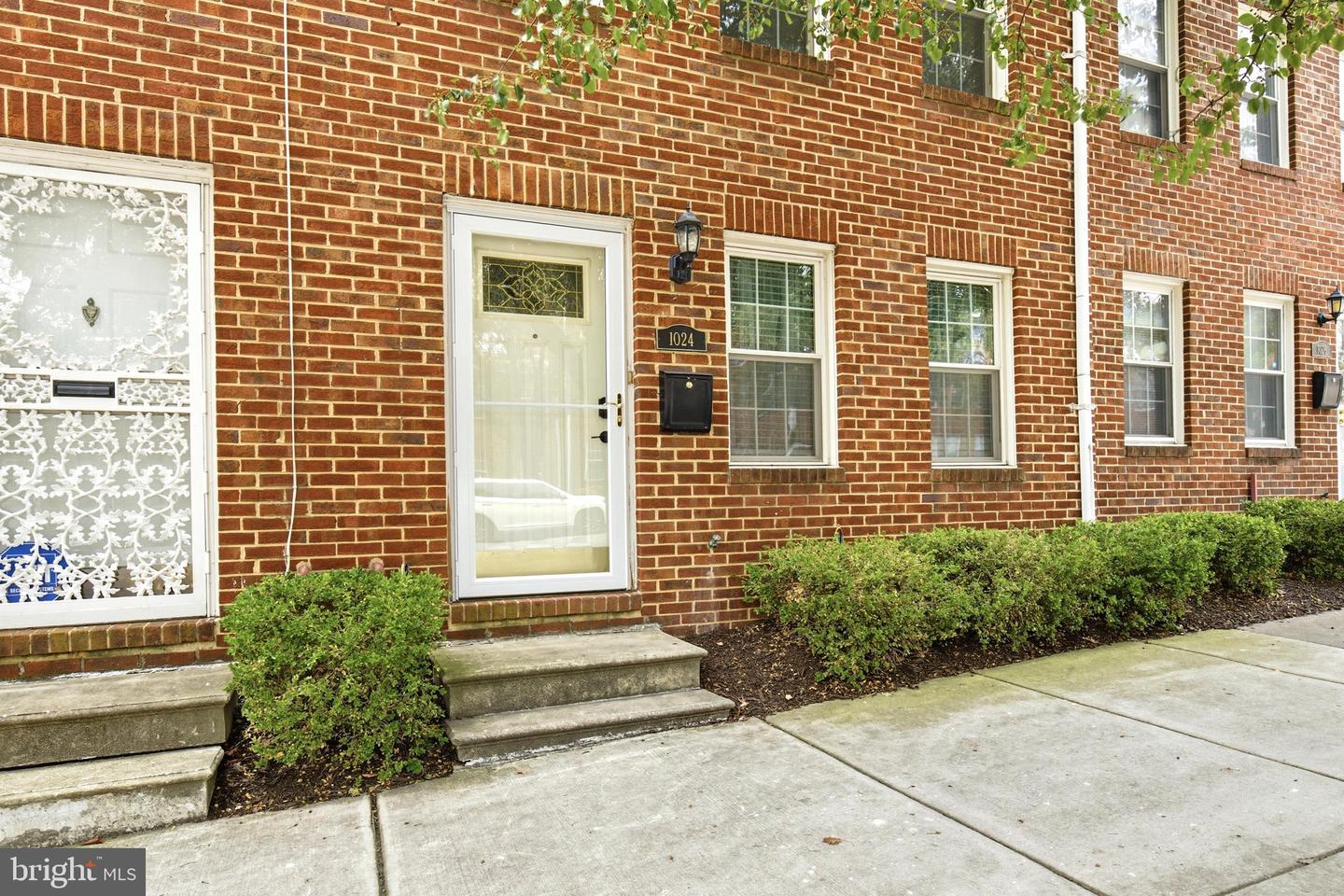 1024 N Central Ave Property Photo 3