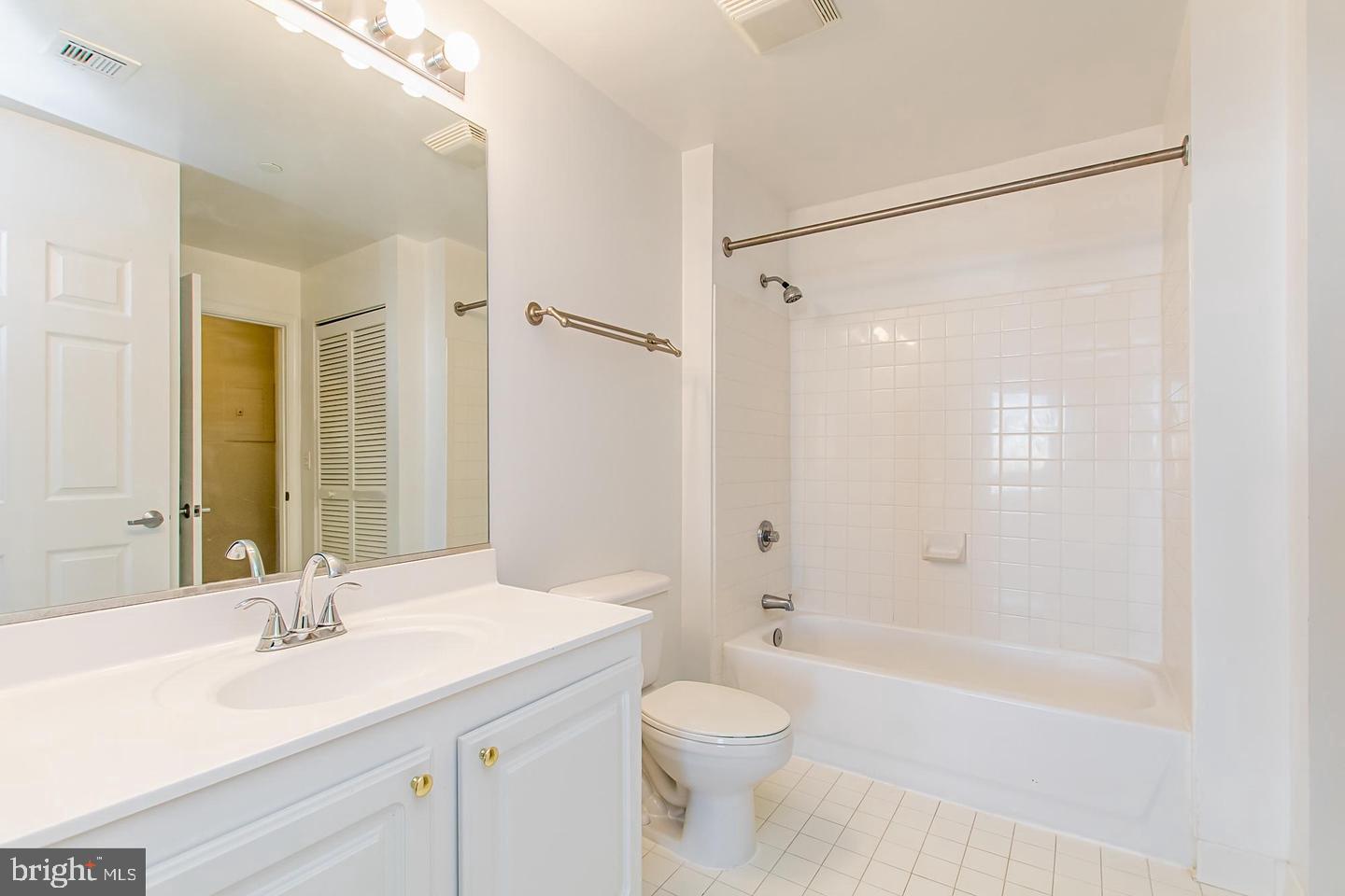 23 Pierside Dr #229 Property Photo 15