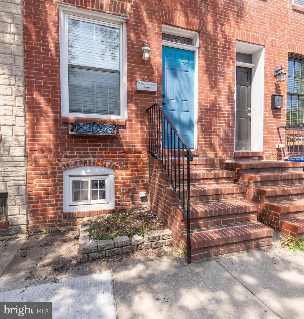 836 S Kenwood Ave Property Photo 1