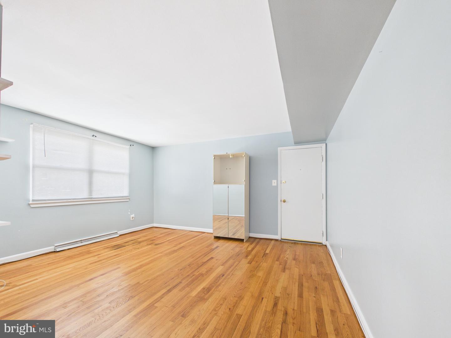 4414 Falls Bridge Dr #d Property Photo 3