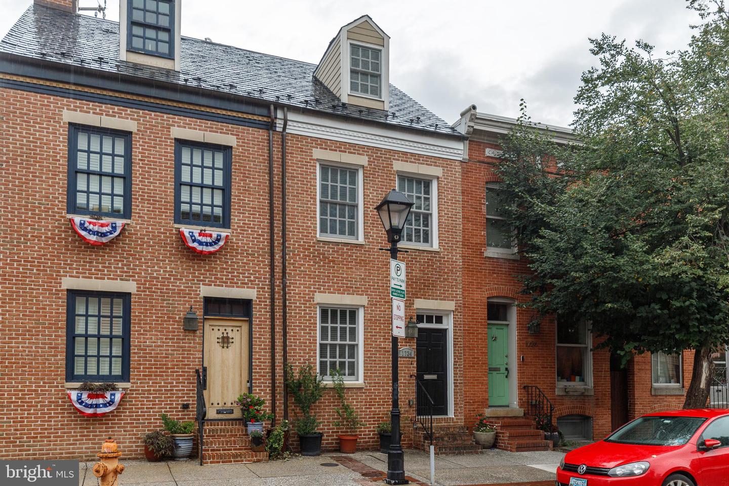 1724 Fleet St Property Photo 1