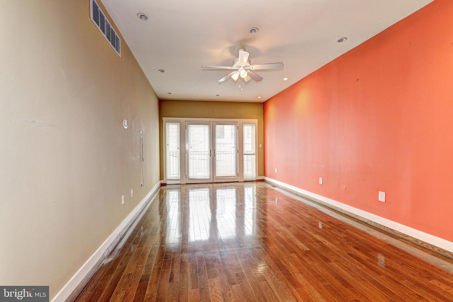 1724 Fleet St Property Photo 5
