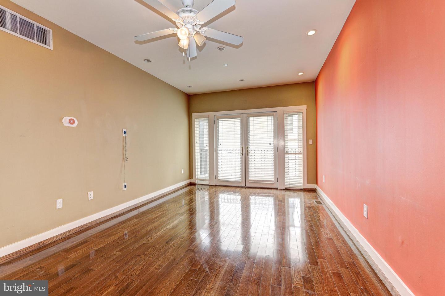 1724 Fleet St Property Photo 6