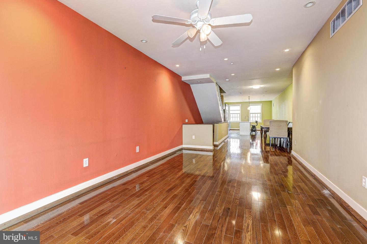 1724 Fleet St Property Photo 7