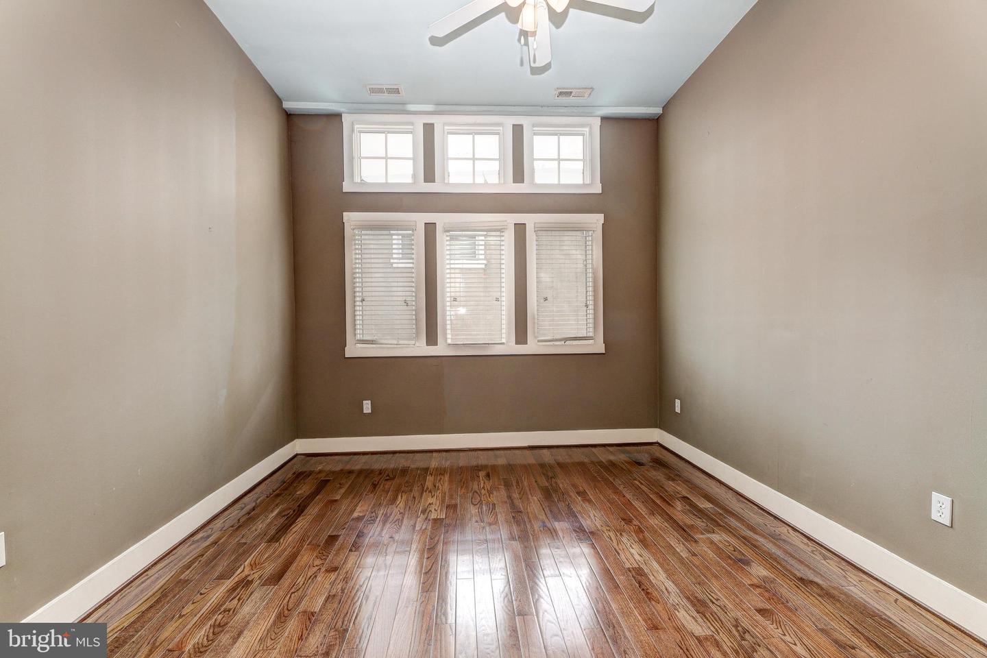 1724 Fleet St Property Photo 17