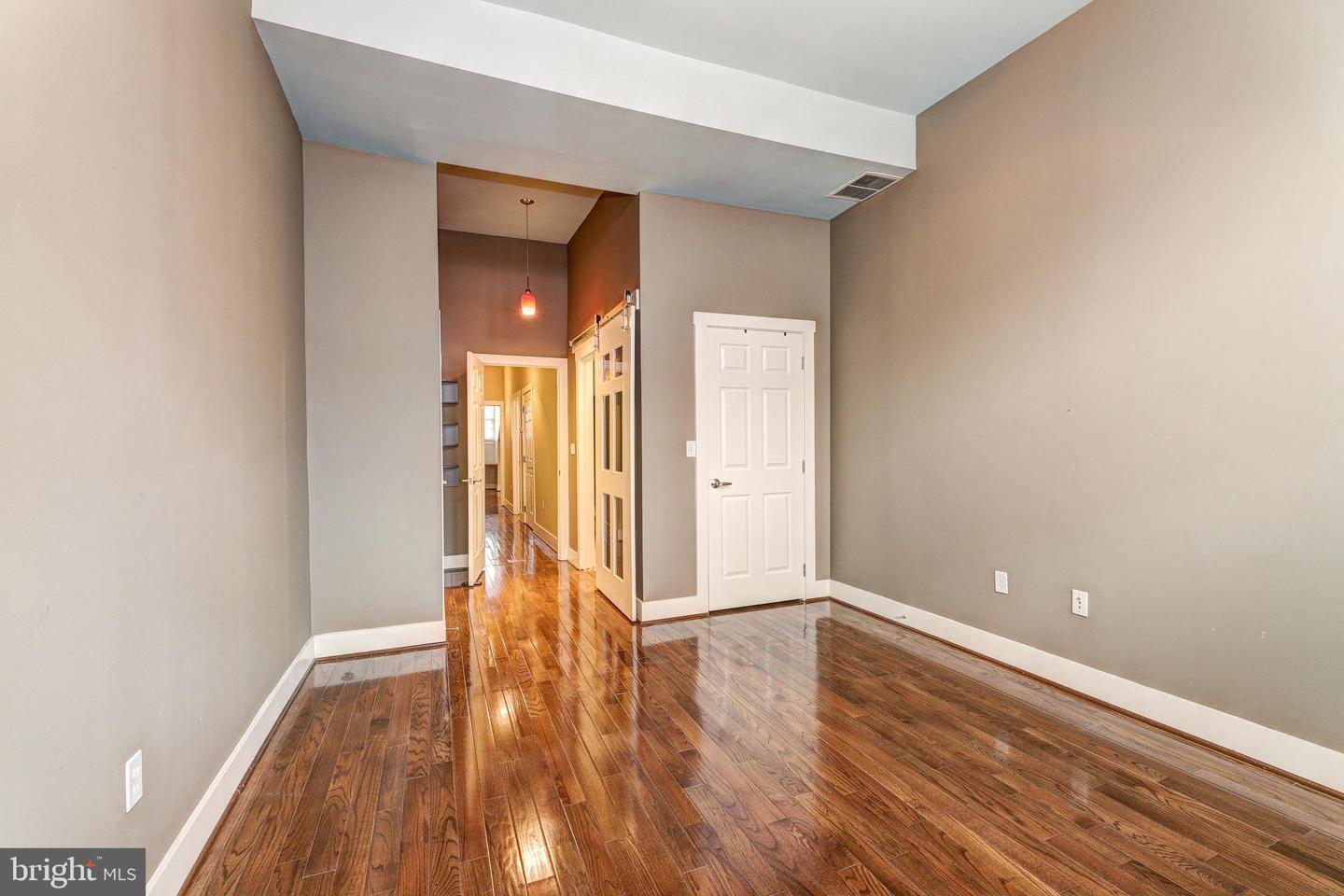 1724 Fleet St Property Photo 18