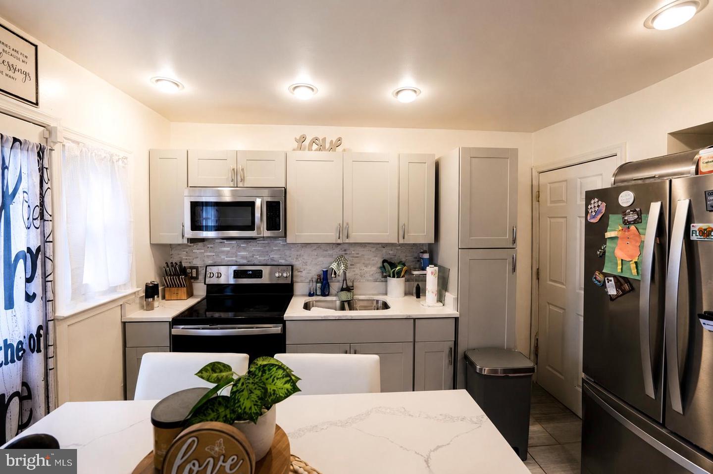 MDBA2225886 Property Photo 12
