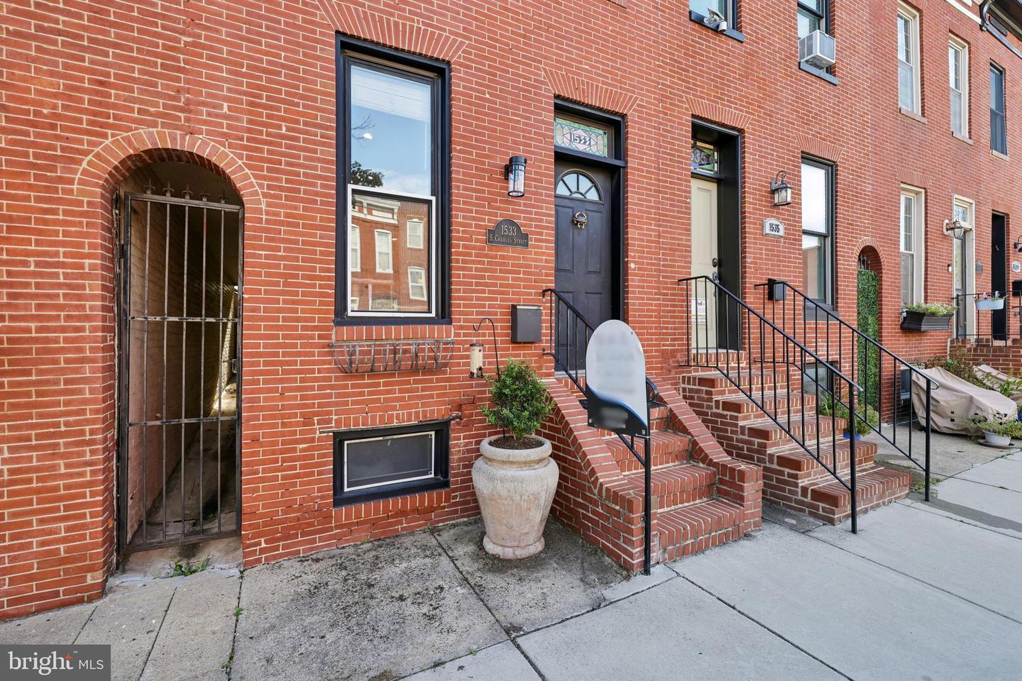 1533 S Charles St Property Photo 7