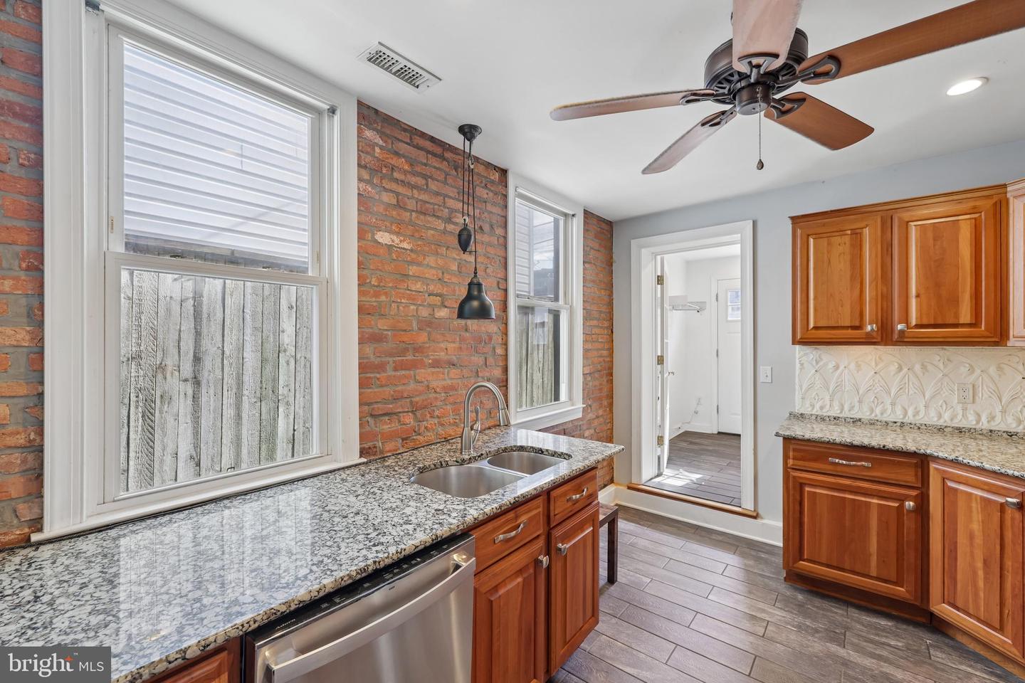 1533 S Charles St Property Photo 17