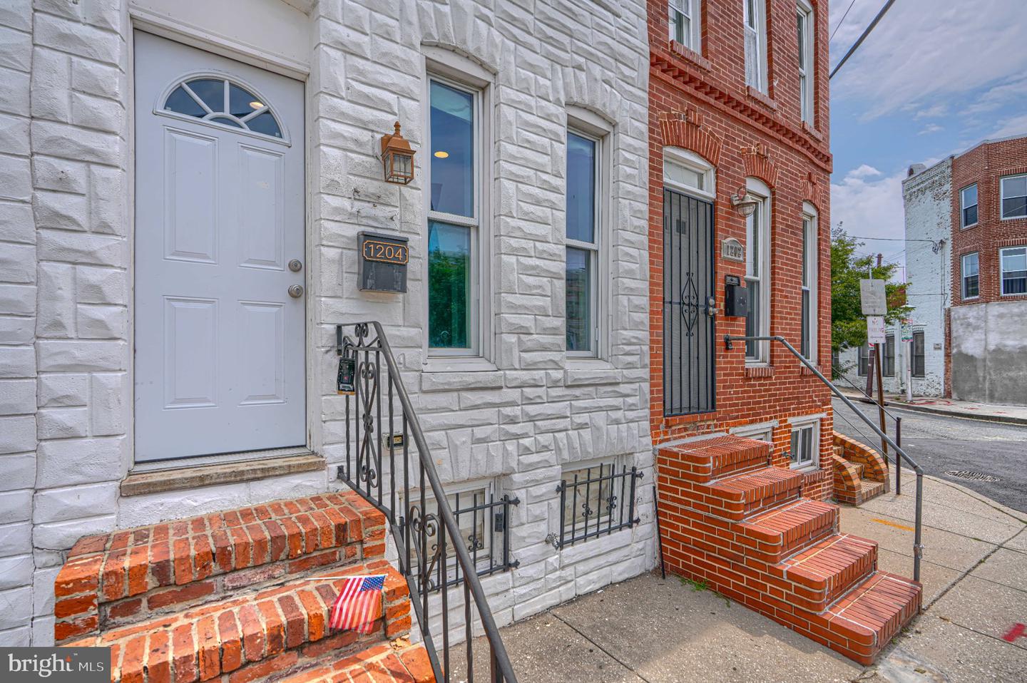 1204 W Cross St W Property Photo 1