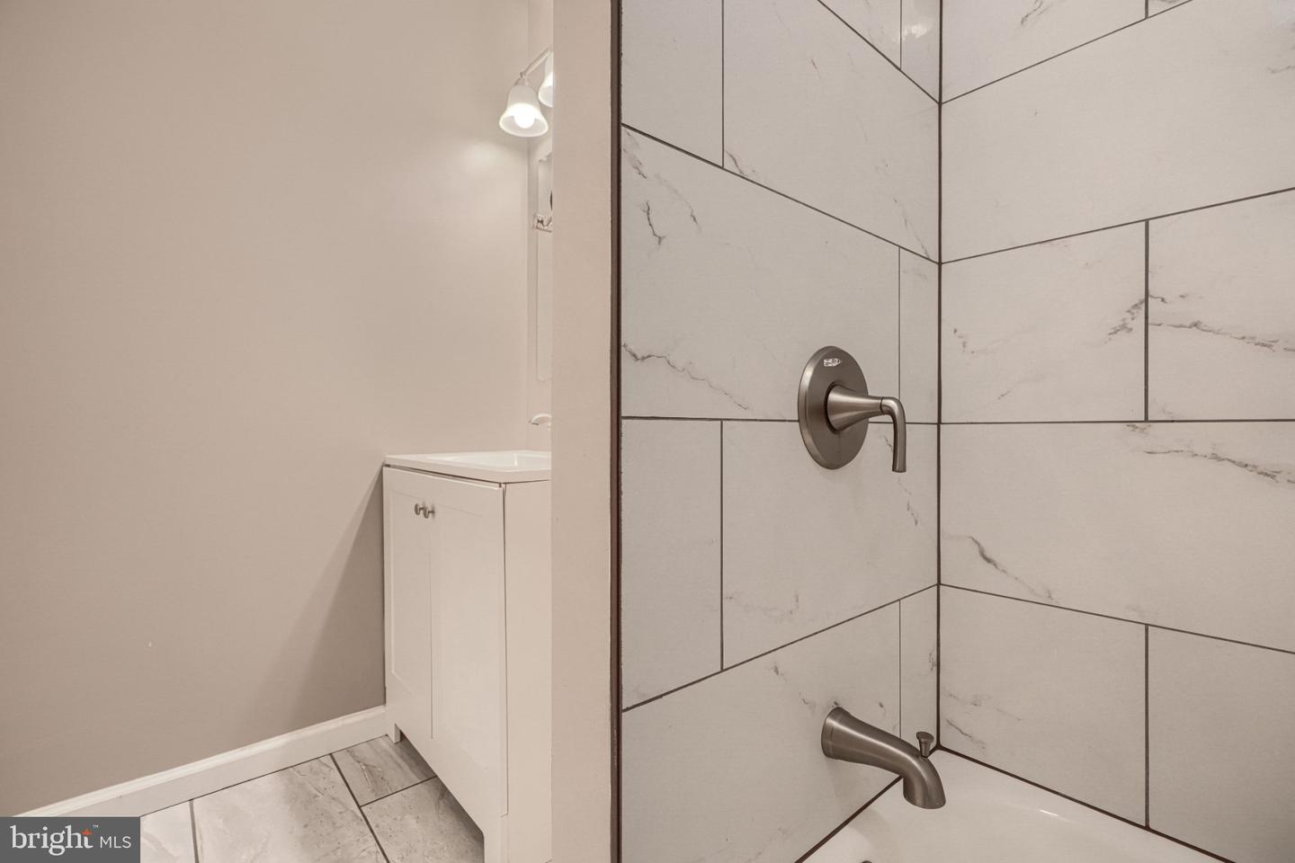 1204 W Cross St W Property Photo 18