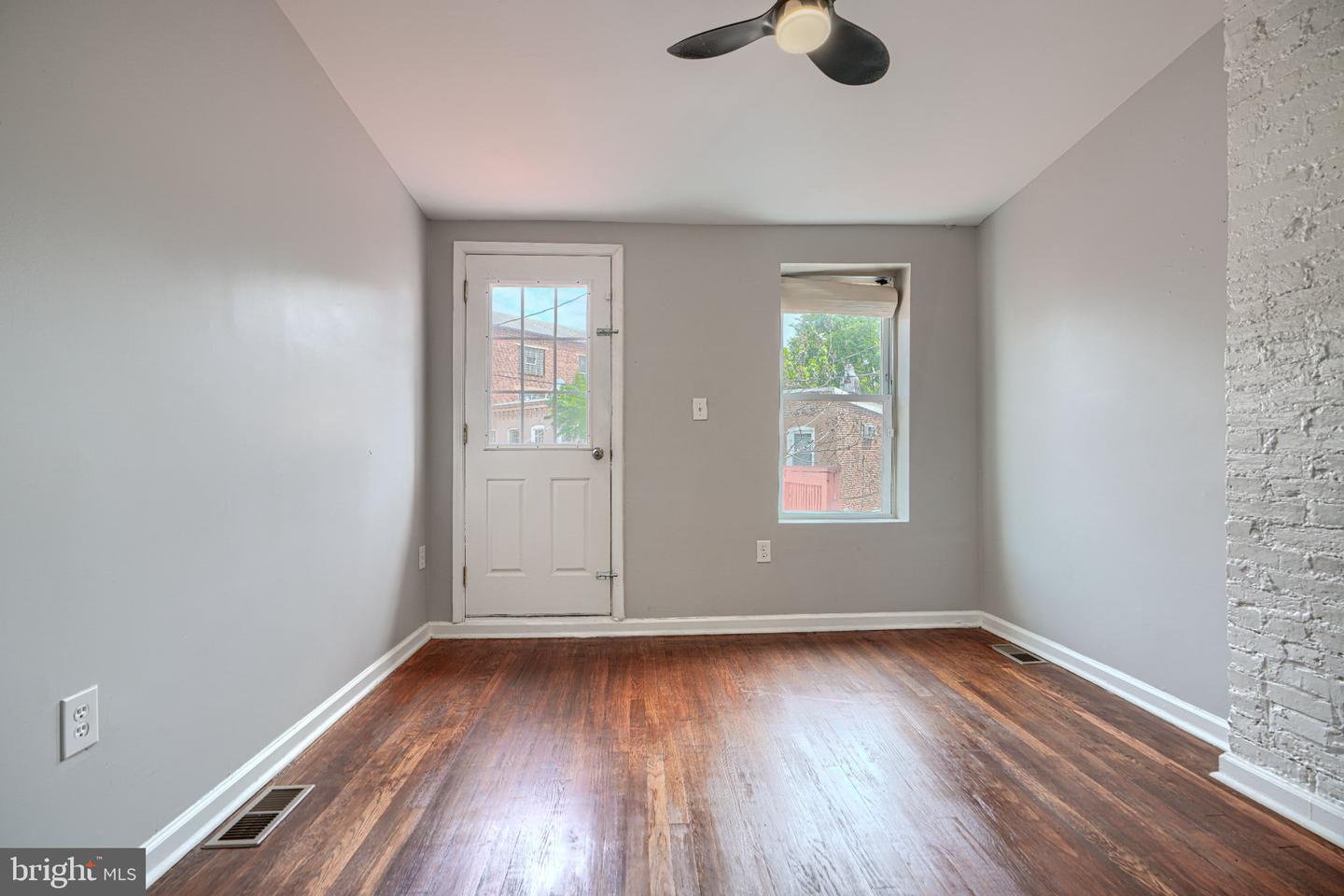1204 W Cross St W Property Photo 20