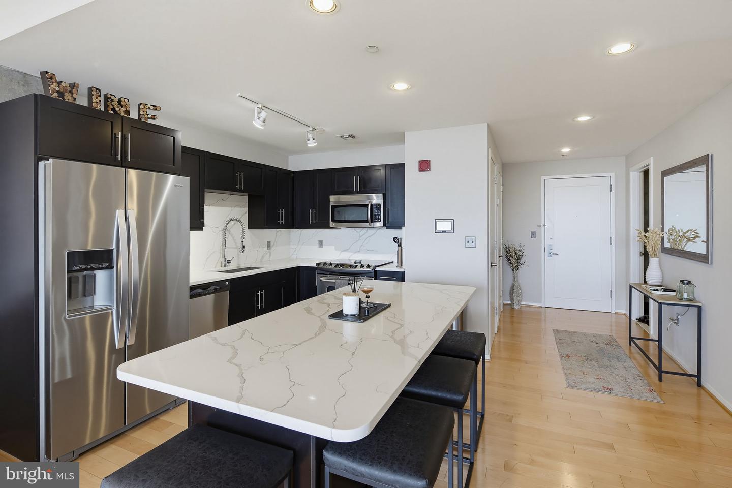 1200 Steuart St #630 Property Photo 2