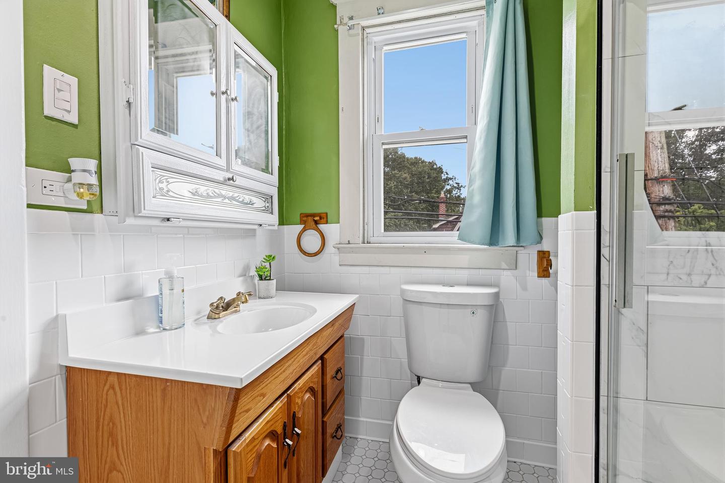 401 Kingston Rd Property Photo 21
