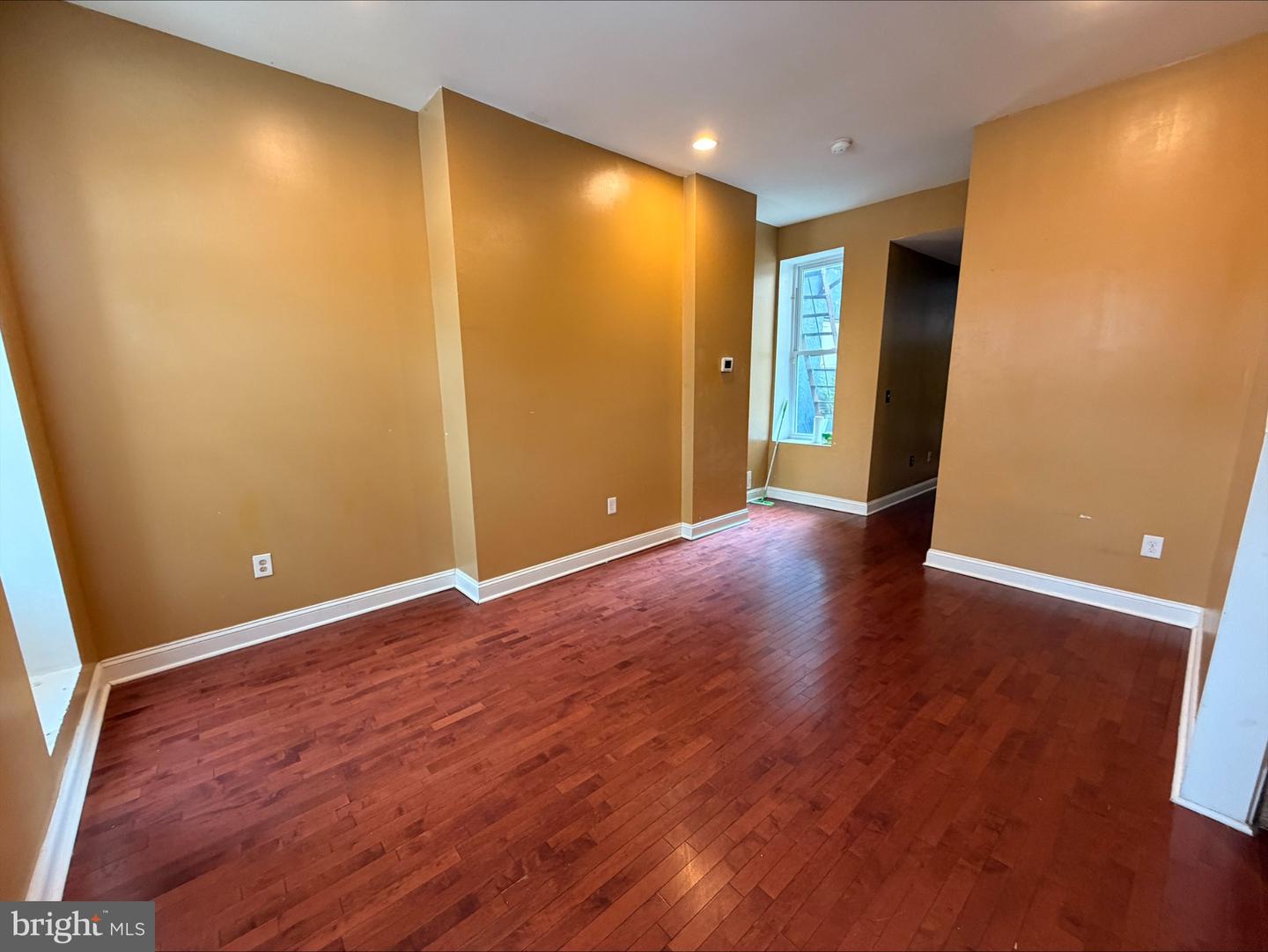 1120 N Eden St N Property Photo 5