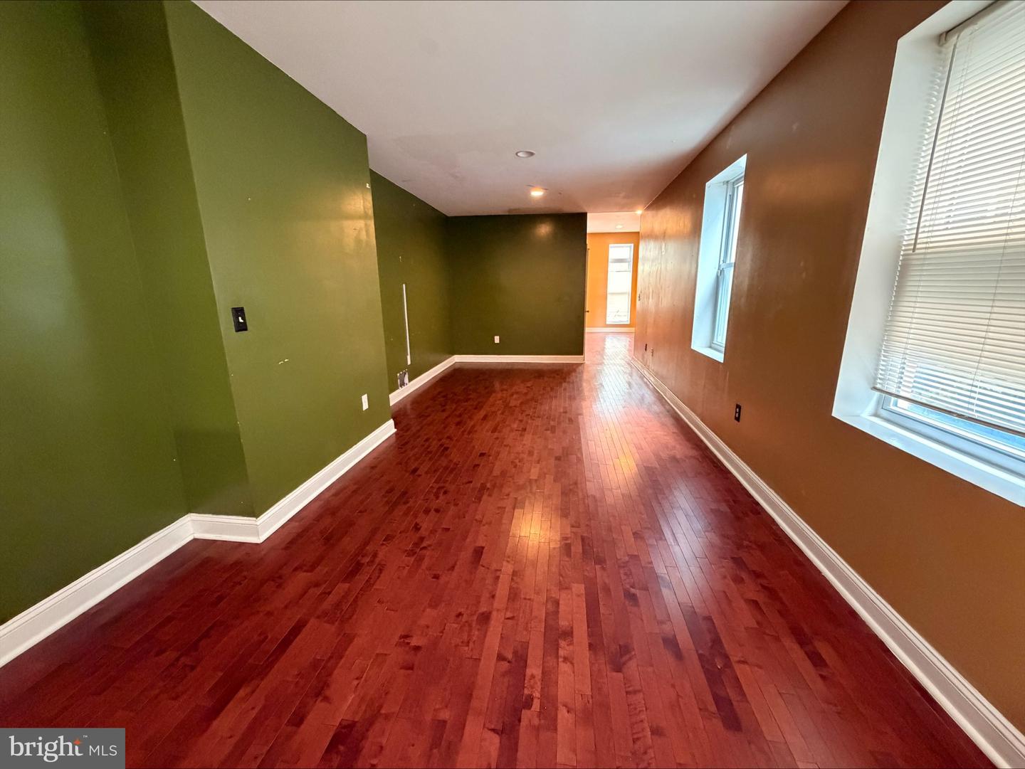 1120 N Eden St N Property Photo 6
