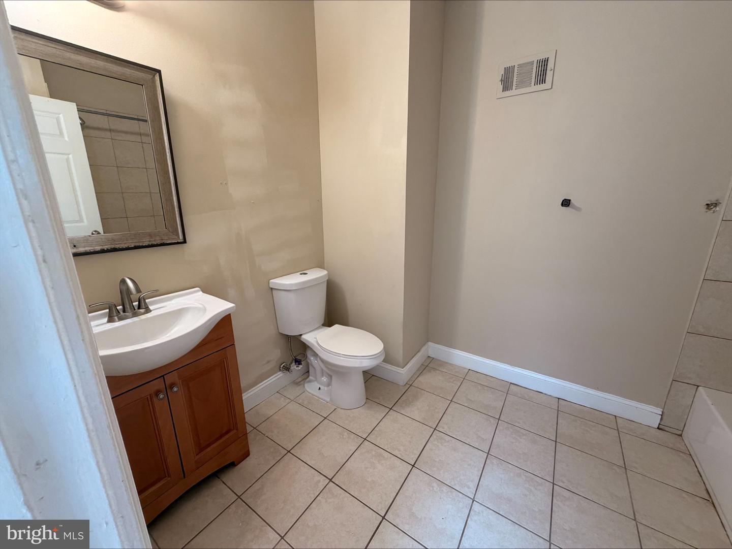 1120 N Eden St N Property Photo 10