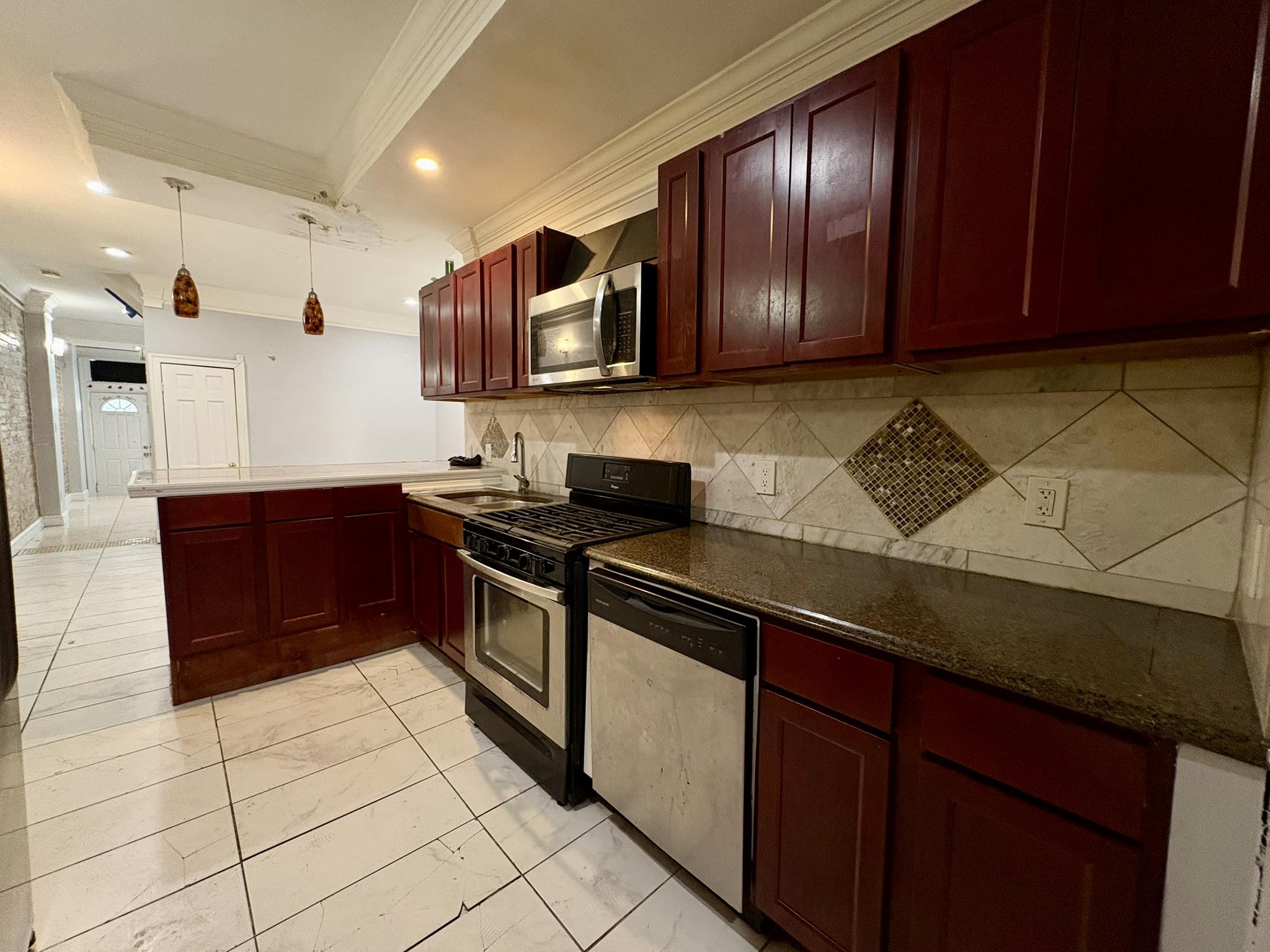 8 S Payson St Property Photo 10